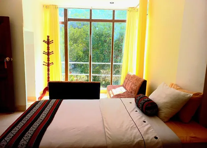 Humantay Hotel 3*